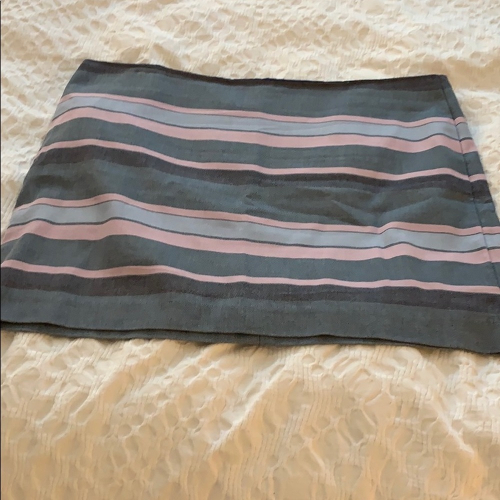 Pastel colored mid thigh skirt